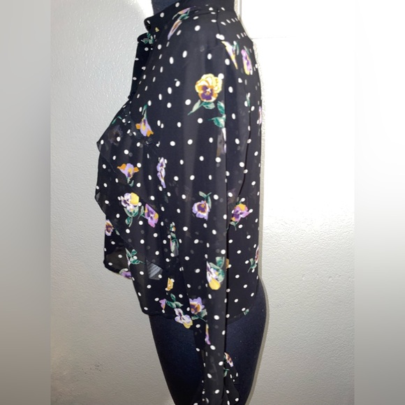 Forever 21 Floral Button Up - Picture 2 of 4